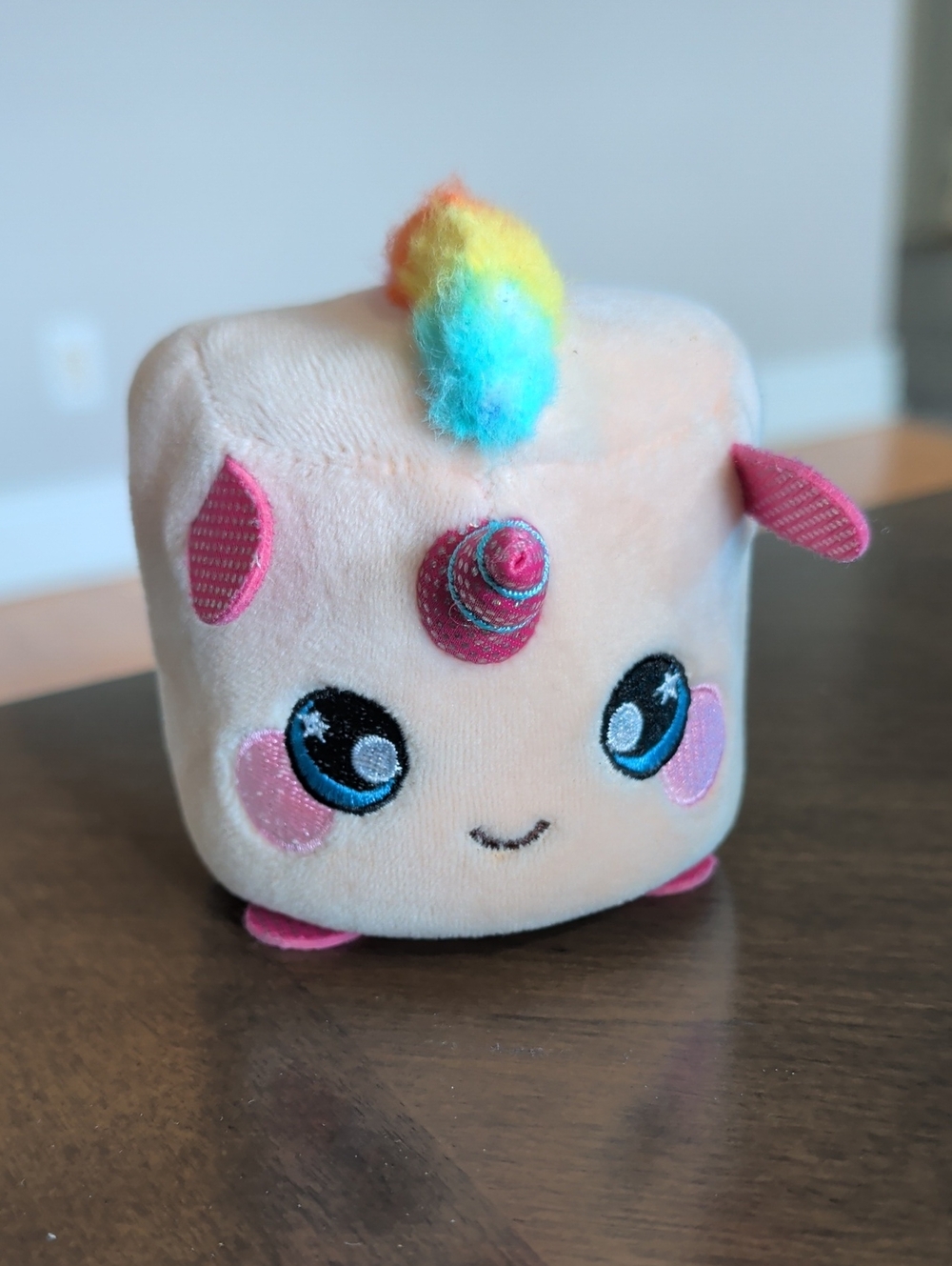 Peach Unicorn Squeezamals Sewn Eyes Rainbow Mane Scented Plush 3" Lovey Toy 2018